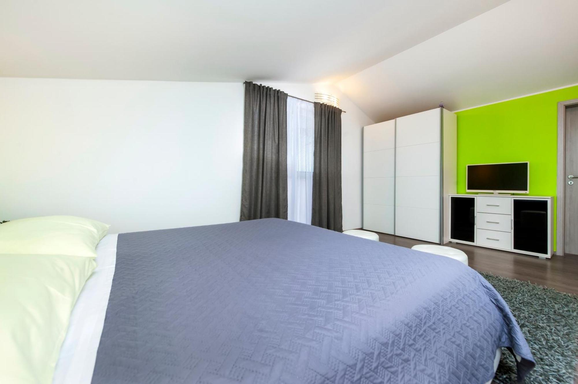 & Anita Apartman